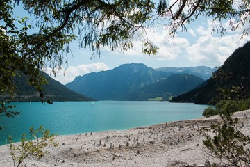 Bergsee in den Österreichischen Alpen Achensee 
