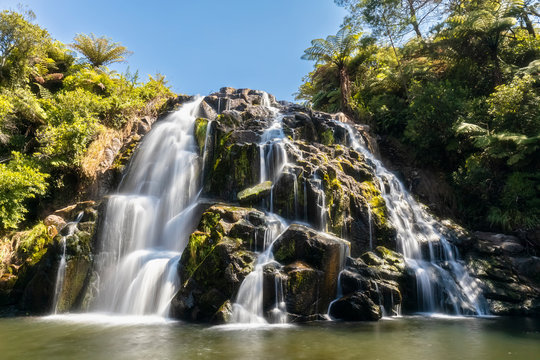 New Zealand, North Island, Waikato, Waikino, scenic view of Owharoa Falls
