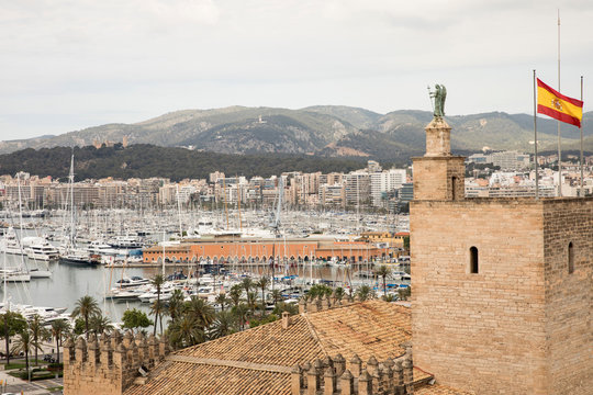 Spain, Balearic Islands, Mallorca, Palma?de?Mallorca, Scenic view of city