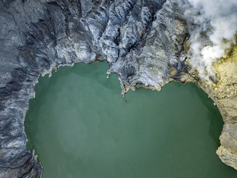 Indonesia, Java, Aerial view of green sulphuric lake of?Ijen?volcano