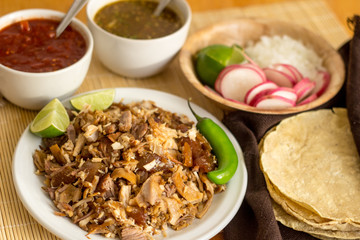 tacos de carnitas de puerco