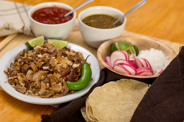 tacos de carnitas de puerco
