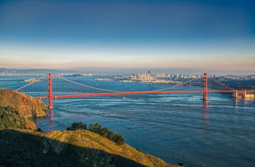 Obraz premium San Francisco i most Golden Gate z Hawk Hill