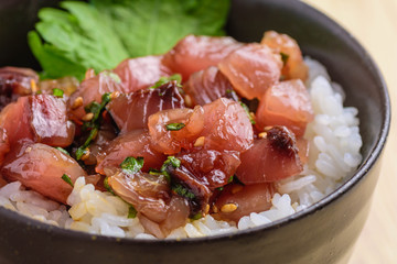 鰹のたたき丼