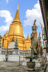 Fototapeta premium Grand palace and Wat phra keaw or Temple of the Emerald Buddha is one of the most important Buddhist temples, Bangkok, Thailand 