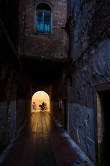 Bunte Straßen von Essaouira in der Morgenzeit. Marokko © danmir12