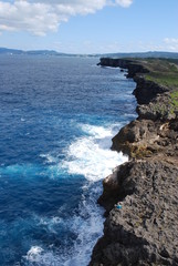 崖と海