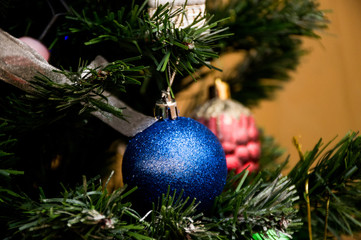 ball on christmas tree