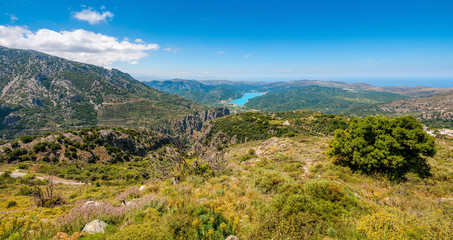 Fototapeta na wymiar Aposelemi reservoir, Crete, Greece