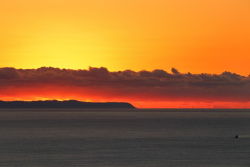 日の出直前の室戸岬を眺める（高知県　鷲尾山山頂より）