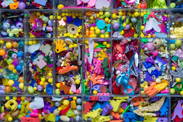 Fototapeta na wymiar box full of colorful beads 