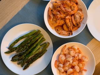 Shrimps and asparagus 