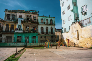 Fototapeta na wymiar old basketball court in coloful city, Havana, Cuba
