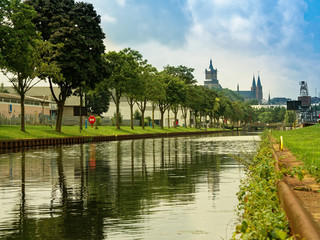 view  along the Spoy canal at the Schwanenburg , Kleve