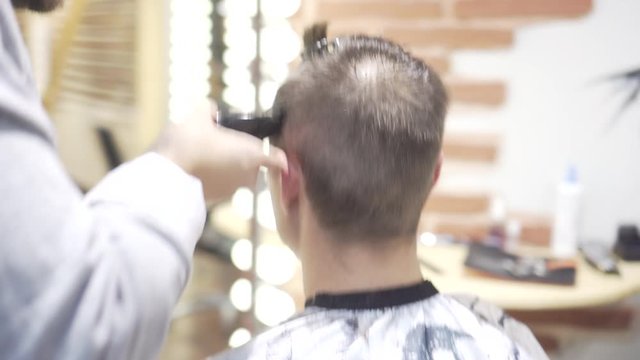 Haare schneiden Friseur 
