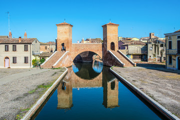 Comacchio, Ponte dei Trepponti