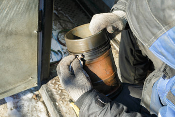 Preparation of the diesel generator set liner before installation