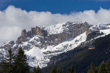 Fototapeta na wymiar Mountains in the Valley di Fassa