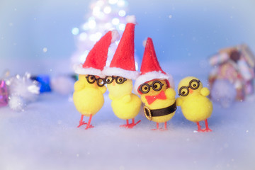 Grande festa del Natale con amici,stelle filanti,e tanto amore