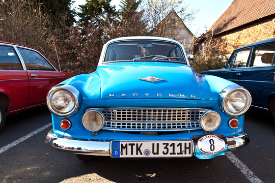 Beautiful oldtimer take place in the MTK Classics 2011 to support the politician Cyriax