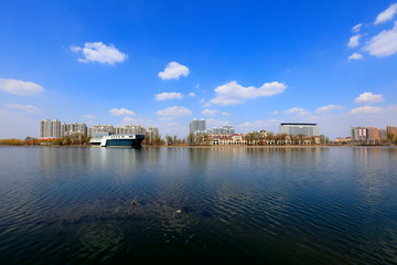Fototapeta premium Urban Water Park Scenery