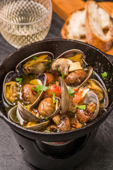 あさりのアヒージョ スペイン料理　Clam Ahijo (Oil baked dish)