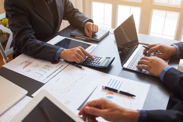 The analyst team is working.