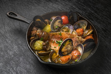 真鯛とあさりの海鮮アクアパッツア　acqua pazza