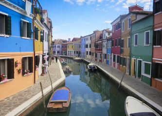 Fototapeta na wymiar Colorful painted houses at Burano, the famous island in Venice, Italy