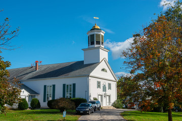 Naklejka premium First Church of Merrimack on 7 Baboosic Lake Rd in fall in Merrimack, New Hampshire, USA.