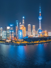 Obraz premium Panoramiczne zdjęcia lotnicze nocnego widoku miasta Lujiazuno, Szanghaj, Chiny