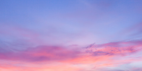 Obraz premium Beautiful sunset sky. Romantic purple pink shades 
