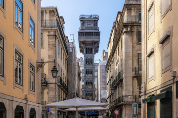 Fototapeta na wymiar Der Elevador de Santa Justa, ein Fahrstuhl in Lissabon / Portugal