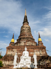 Fototapeta premium Pagoda at Wat Yai Chai Mongkhon temple of archaeological park in Ayutthaya Thailand.