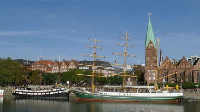 Schlachte mit Weser und Martinikirche, Bremen, Deutschland, Europa