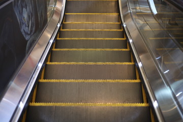Obraz premium escalator in subway