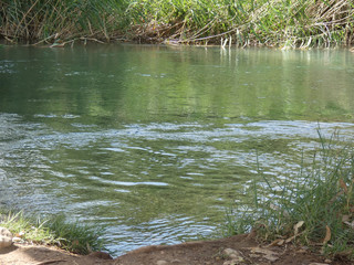 río que fluye