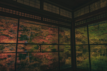京都　瑠璃光院　お寺　紅葉　秋　写真素材　季節　