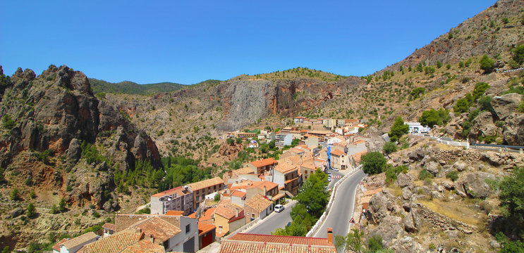 Panor&aacute;mica de Ayna, Albacete, Espa&ntilde;a