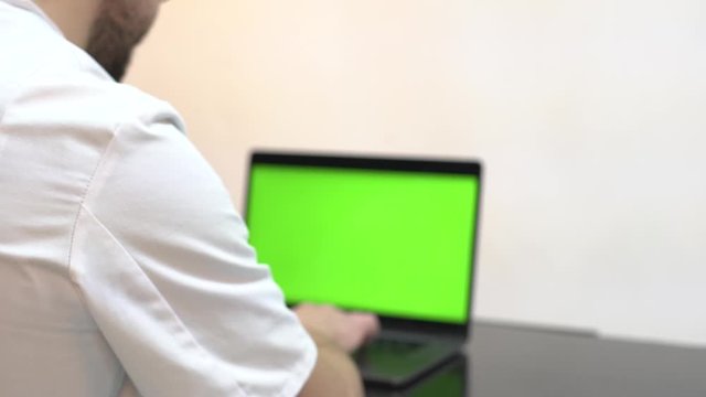 Man Green screen computer