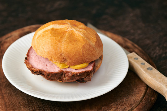 Brotzeit bayrischer Leberk&auml;s 