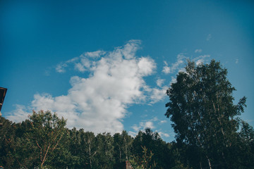 Obraz premium the concept of weather observation, meteorology-the formation of clouds in the sky. Copy space.