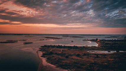 Obraz premium Tramonto in una spiaggia del nord Italia
