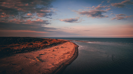 Fototapeta premium Tramonto in una spiaggia del nord Italia