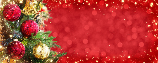 Obraz na płótnie Canvas Winter christmas decoration with garland lights, holiday festive background.