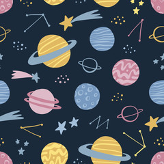 Raumhand gezeichnetes nahtloses Muster mit Planeten, Sternen, Kometen, Konstellationen. Skandinavischer Designstil. Raumhintergrund für Textil, Stoff usw. Vektorillustration
