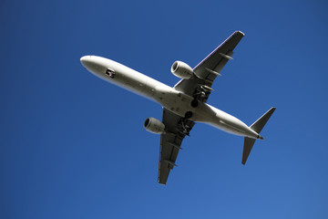 Aircraft before landing - Stockphoto