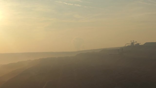 Tagebau Hambach im Abendlicht