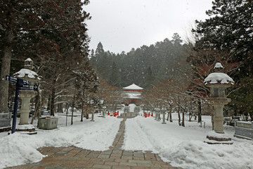 It is scenery of Koyasan temple of snow