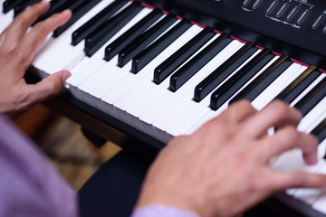 Obraz premium Piano tuning sound before jazz concert